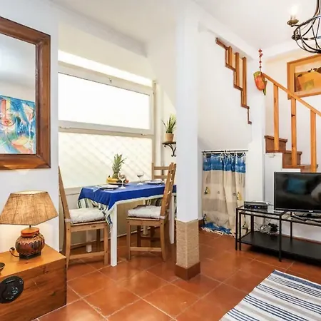 Combro Design By Homing Apartman